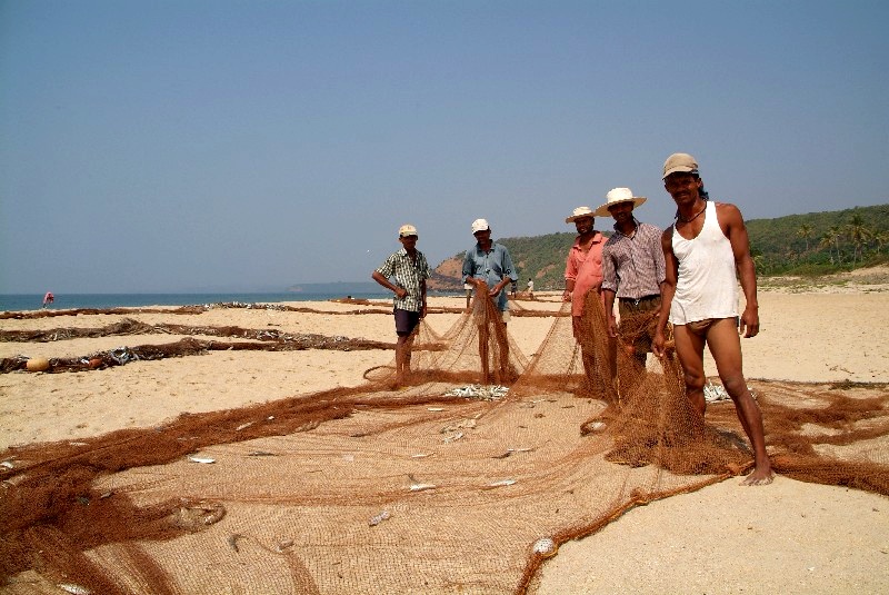 Maharashtra und Goa, Indien: Fischer bei der Arbeit